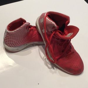 Boys b-ball shoes
